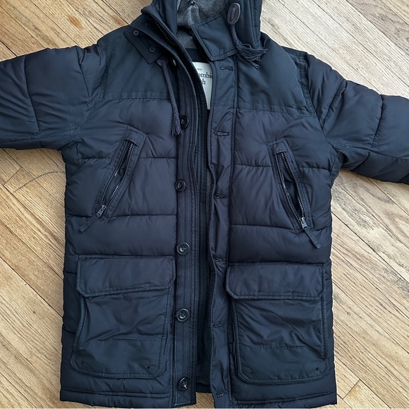 SOLD: ABERCROMBIE & FITCH PUFFER - MEDIUM - Picture 2 of 16